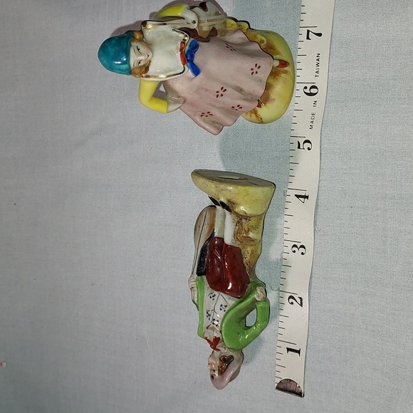Vintage  Made in Occupied Japan Man With Mandolin Lady With Violin Figurines - Picture 5 of 9